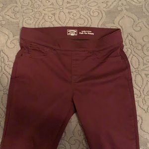 Levi Signature Pull On Skinny jeans